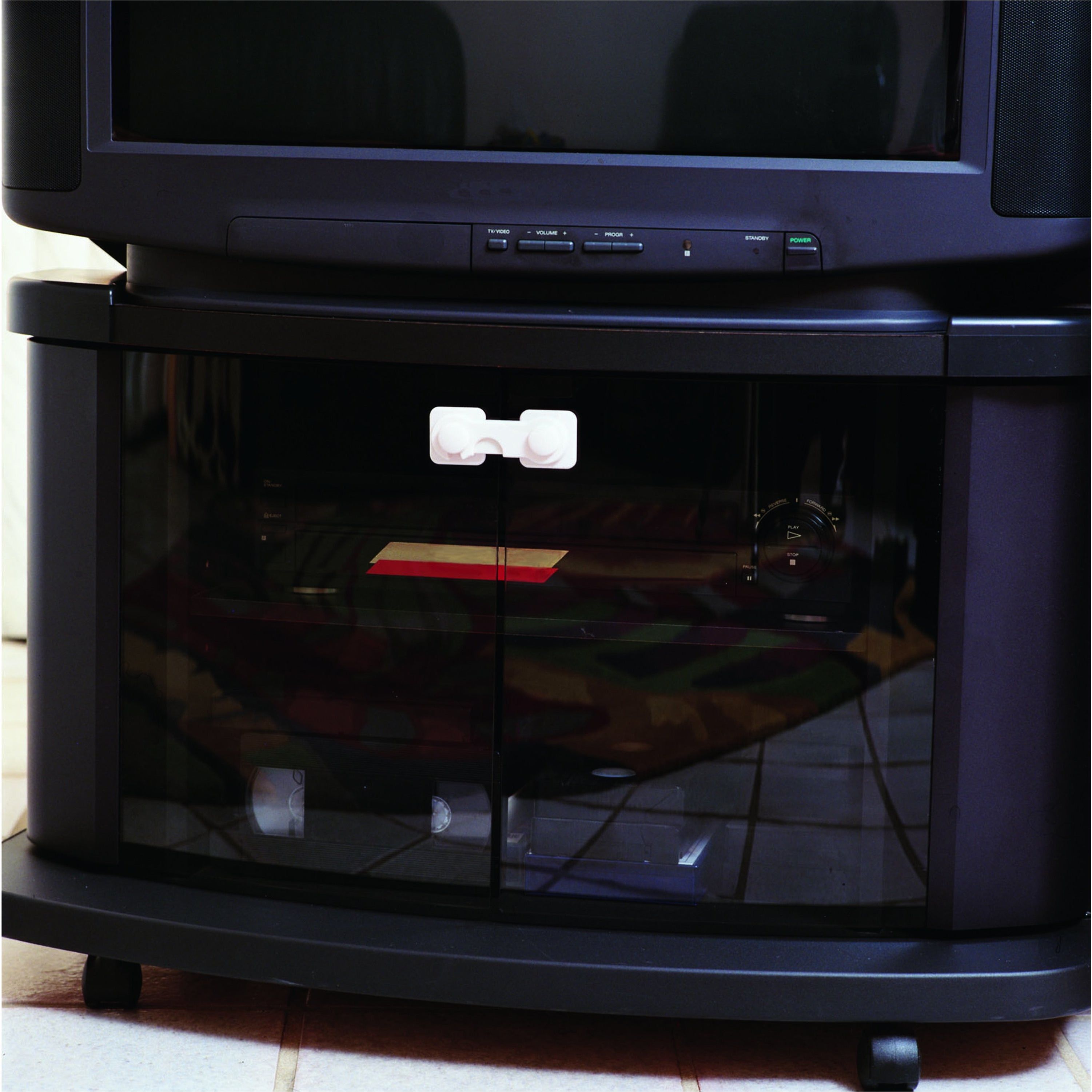 Dreambaby Glass Cabinet Latch DB00118 | Little Baby.